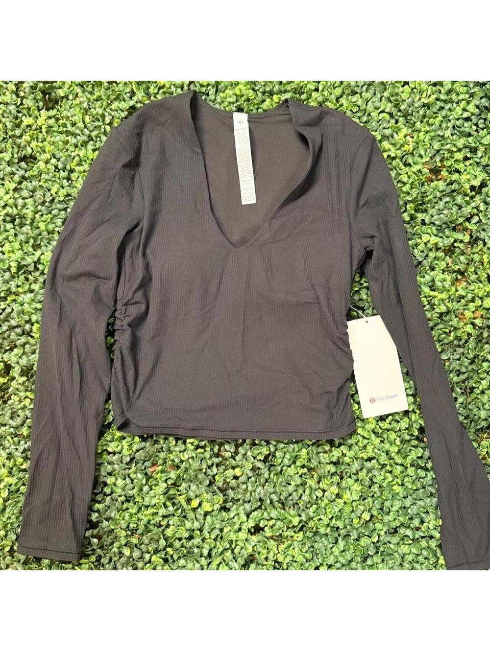 🖤 Lululemon All It Takes V-Neck Long Sleeve Shirt